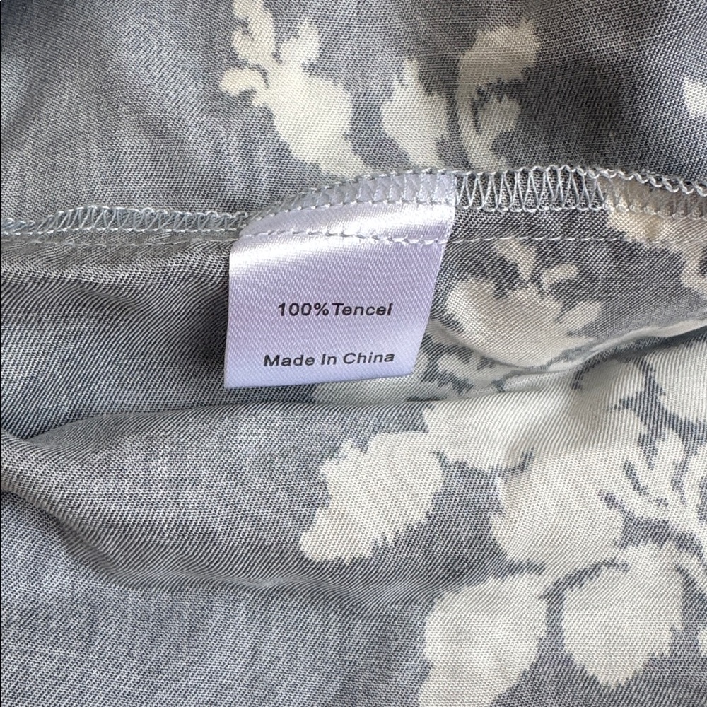 Tuckernuck Navy and Light Blue Floral Short-Sleeve Pleated Dress - Picture 9 of 9